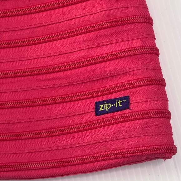 Zip It Pink Purse - Picture 4 of 6